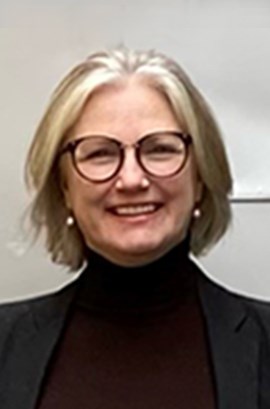 Therese Engström, HR-Direktör på Sjöfartsverket. Porträtt på Therese Engström i kontorsmiljö