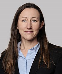 Porträtt på Kajsa Bellinger som pratar om årsredovisningen 2023