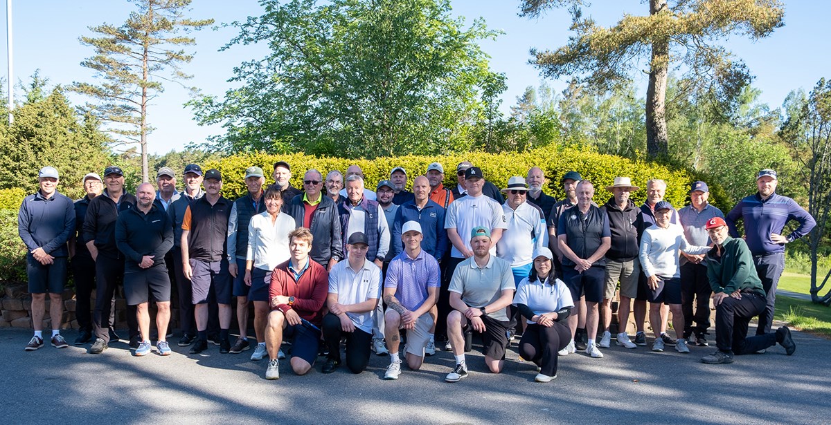 Gruppbild på de flesta spelarna